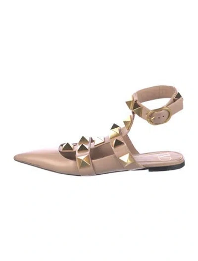 Pre-owned Valentino Garavani Rockstud Accents Leather Gladiator Sandals In Neutral