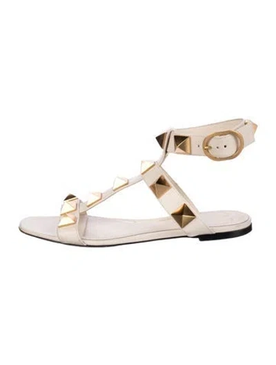 Pre-owned Valentino Garavani Rockstud Accents Leather Gladiator Sandals In Neutral
