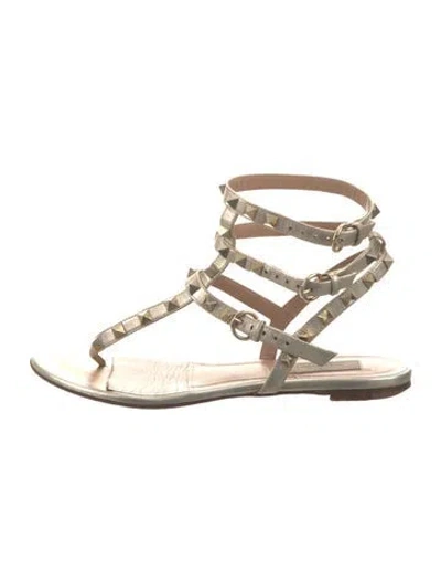 Pre-owned Valentino Garavani Rockstud Accents Leather Gladiator Sandals In Neutral