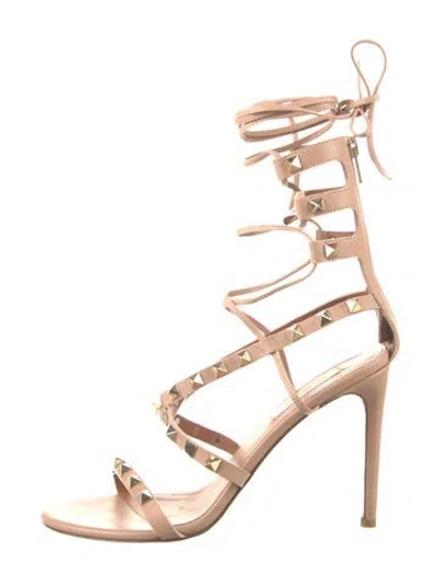 Pre-owned Valentino Garavani Rockstud Accents Leather Gladiator Sandals In Neutrals