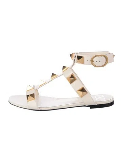 Pre-owned Valentino Garavani Rockstud Accents Leather Gladiator Sandals In Neutrals