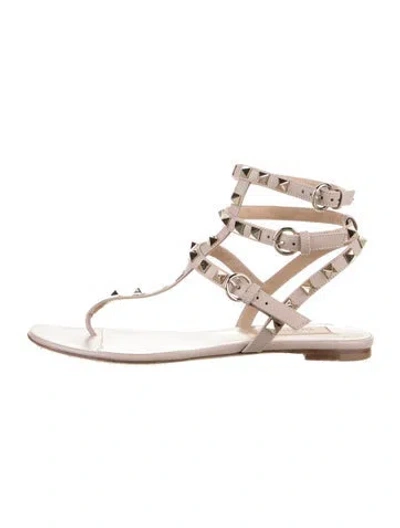 Pre-owned Valentino Garavani Rockstud Accents Leather Gladiator Sandals In Neutrals