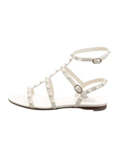 Pre-owned Valentino Garavani Rockstud Accents Leather Gladiator Sandals In Neutrals