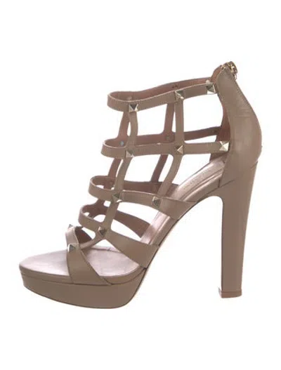 Pre-owned Valentino Garavani Rockstud Accents Leather Gladiator Sandals In Neutrals