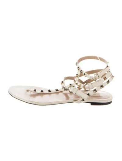 Pre-owned Valentino Garavani Rockstud Accents Leather Gladiator Sandals In Neutrals/white