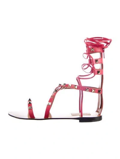 Pre-owned Valentino Garavani Rockstud Accents Leather Gladiator Sandals In Red