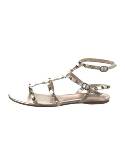 Pre-owned Valentino Garavani Rockstud Accents Leather Gladiator Sandals In Silver