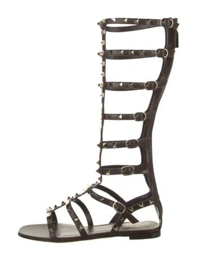Pre-owned Valentino Garavani Rockstud Accents Leather Gladiator Sandals W/ Tags In Brown