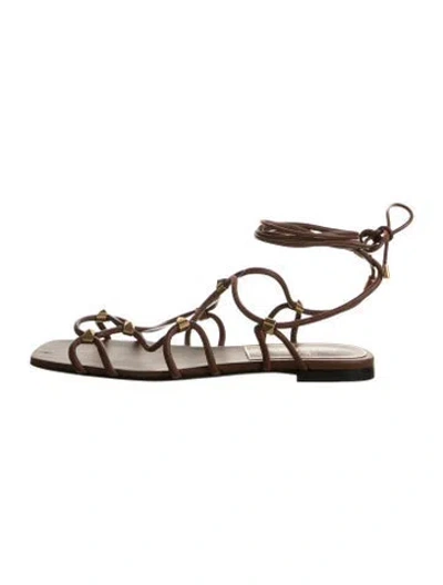 Pre-owned Valentino Garavani Rockstud Accents Leather Gladiator Sandals W/ Tags In Brown