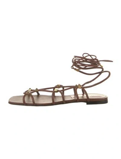 Pre-owned Valentino Garavani Rockstud Accents Leather Gladiator Sandals W/ Tags In Brown/pink