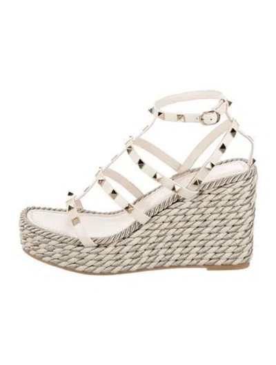 Pre-owned Valentino Garavani Rockstud Accents Leather Gladiator Sandals W/ Tags In White