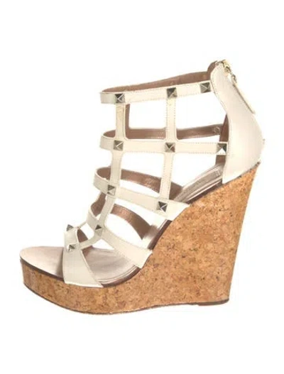 Pre-owned Valentino Garavani Rockstud Accents Leather Gladiator Sandals In White