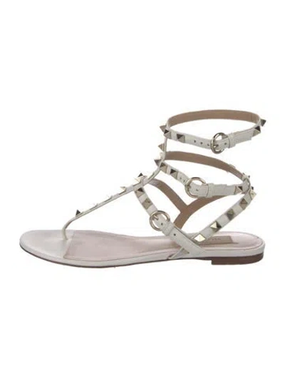 Pre-owned Valentino Garavani Rockstud Accents Leather Gladiator Sandals In White