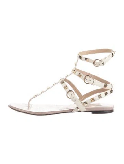 Pre-owned Valentino Garavani Rockstud Accents Leather Gladiator Sandals In White