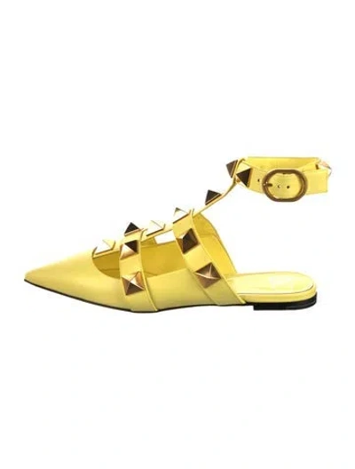 Pre-owned Valentino Garavani Rockstud Accents Leather Gladiator Sandals In Yellow