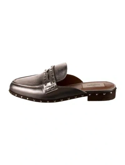 Pre-owned Valentino Garavani Rockstud Accents Leather Mules In Gray