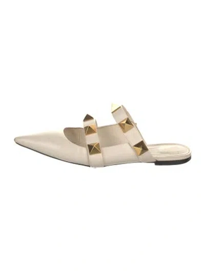 Pre-owned Valentino Garavani Rockstud Accents Leather Mules In Neutral