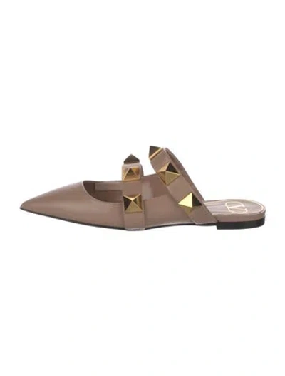 Pre-owned Valentino Garavani Rockstud Accents Leather Mules In Neutral