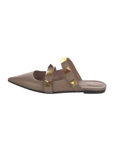 Pre-owned Valentino Garavani Rockstud Accents Leather Mules In Neutrals