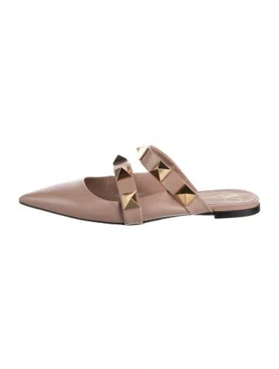 Pre-owned Valentino Garavani Rockstud Accents Leather Mules In Neutrals
