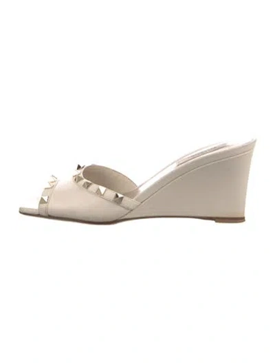 Pre-owned Valentino Garavani Rockstud Accents Leather Mules In White