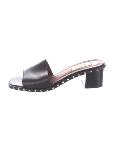 Pre-owned Valentino Garavani Rockstud Accents Leather Slides In Black