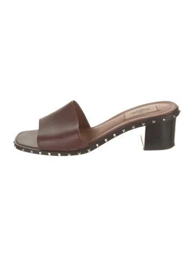 Pre-owned Valentino Garavani Rockstud Accents Leather Slides In Burgundy