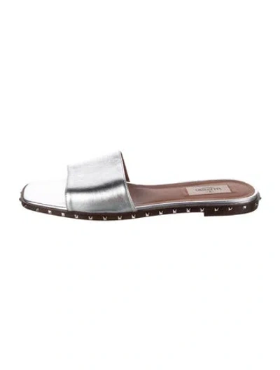 Pre-owned Valentino Garavani Rockstud Accents Leather Slides In Metallic/silver