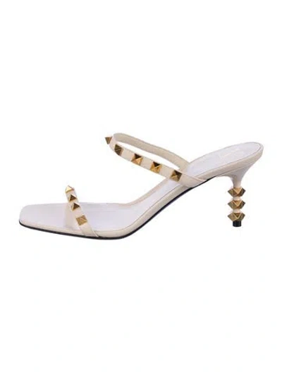 Pre-owned Valentino Garavani Rockstud Accents Leather Slides In Neutral