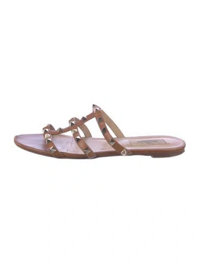 Pre-owned Valentino Garavani Rockstud Accents Leather Slides In Neutral