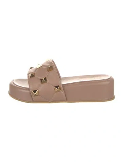 Pre-owned Valentino Garavani Rockstud Accents Leather Slides In Neutral