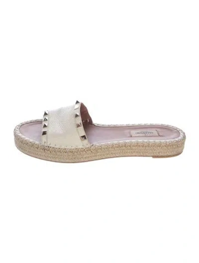Pre-owned Valentino Garavani Rockstud Accents Leather Slides In Neutrals