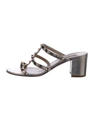 Pre-owned Valentino Garavani Rockstud Accents Leather Slides In Silver