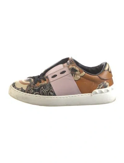 Pre-owned Valentino Garavani Rockstud Accents Leather Sneakers