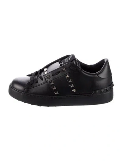 Pre-owned Valentino Garavani Rockstud Accents Leather Sneakers In Black