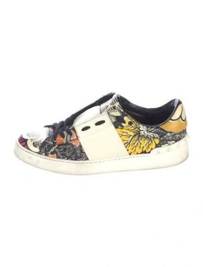 Pre-owned Valentino Garavani Rockstud Accents Leather Sneakers In Black