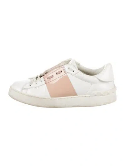 Pre-owned Valentino Garavani Rockstud Accents Leather Sneakers In Neutral