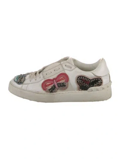 Pre-owned Valentino Garavani Rockstud Accents Leather Sneakers In White