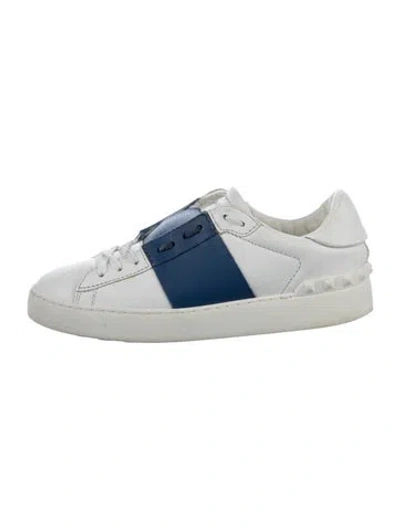 Pre-owned Valentino Garavani Rockstud Accents Leather Sneakers In White