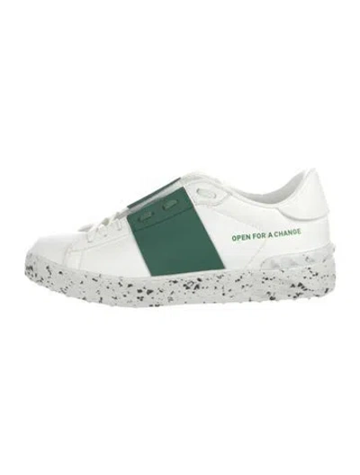 Pre-owned Valentino Garavani Rockstud Accents Leather Sneakers In White