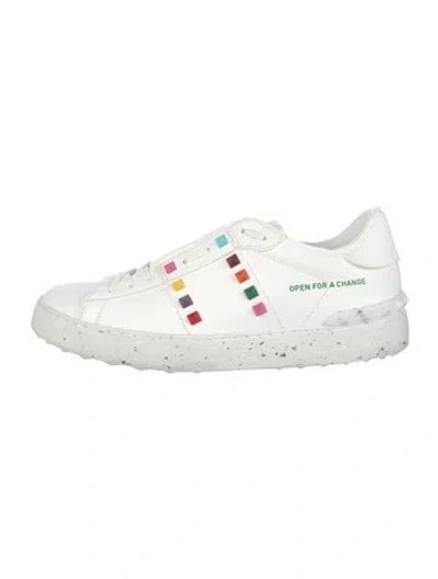 Pre-owned Valentino Garavani Rockstud Accents Leather Sneakers In White