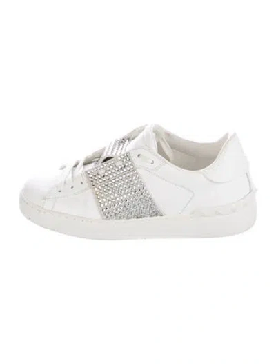 Pre-owned Valentino Garavani Rockstud Accents Leather Sneakers In White