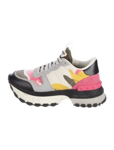 Pre-owned Valentino Garavani Rockstud Accents Leather Sneakers In White