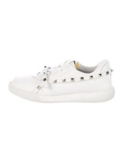 Pre-owned Valentino Garavani Rockstud Accents Leather Sneakers In White