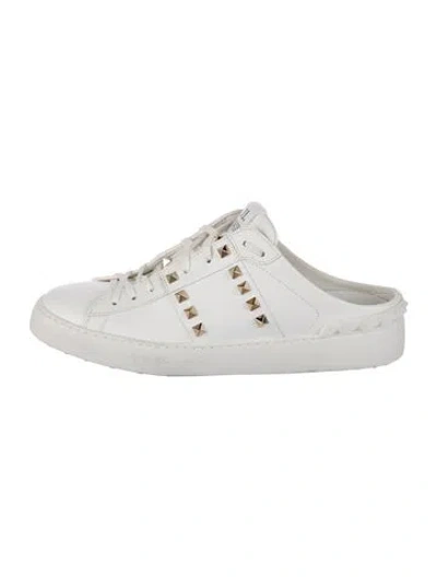Pre-owned Valentino Garavani Rockstud Accents Leather Sneakers In White