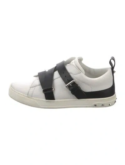 Pre-owned Valentino Garavani Rockstud Accents Leather Sneakers In White
