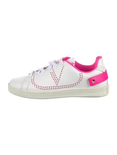 Pre-owned Valentino Garavani Rockstud Accents Leather Sneakers In White