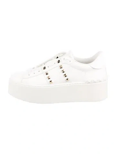 Pre-owned Valentino Garavani Rockstud Accents Leather Sneakers In White