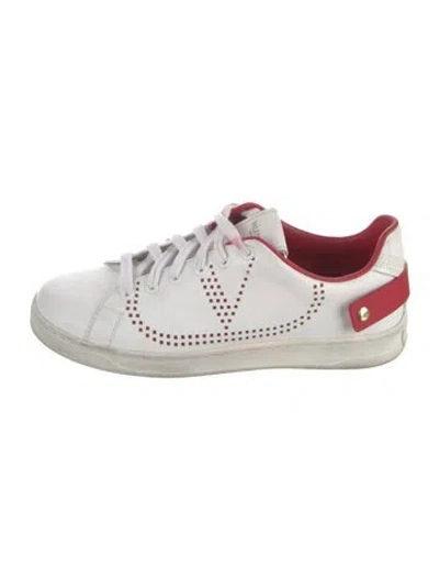 Pre-owned Valentino Garavani Rockstud Accents Leather Sneakers In White