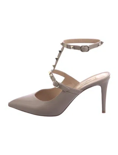Pre-owned Valentino Garavani Rockstud Accents Leather T-strap Pumps In Neutral